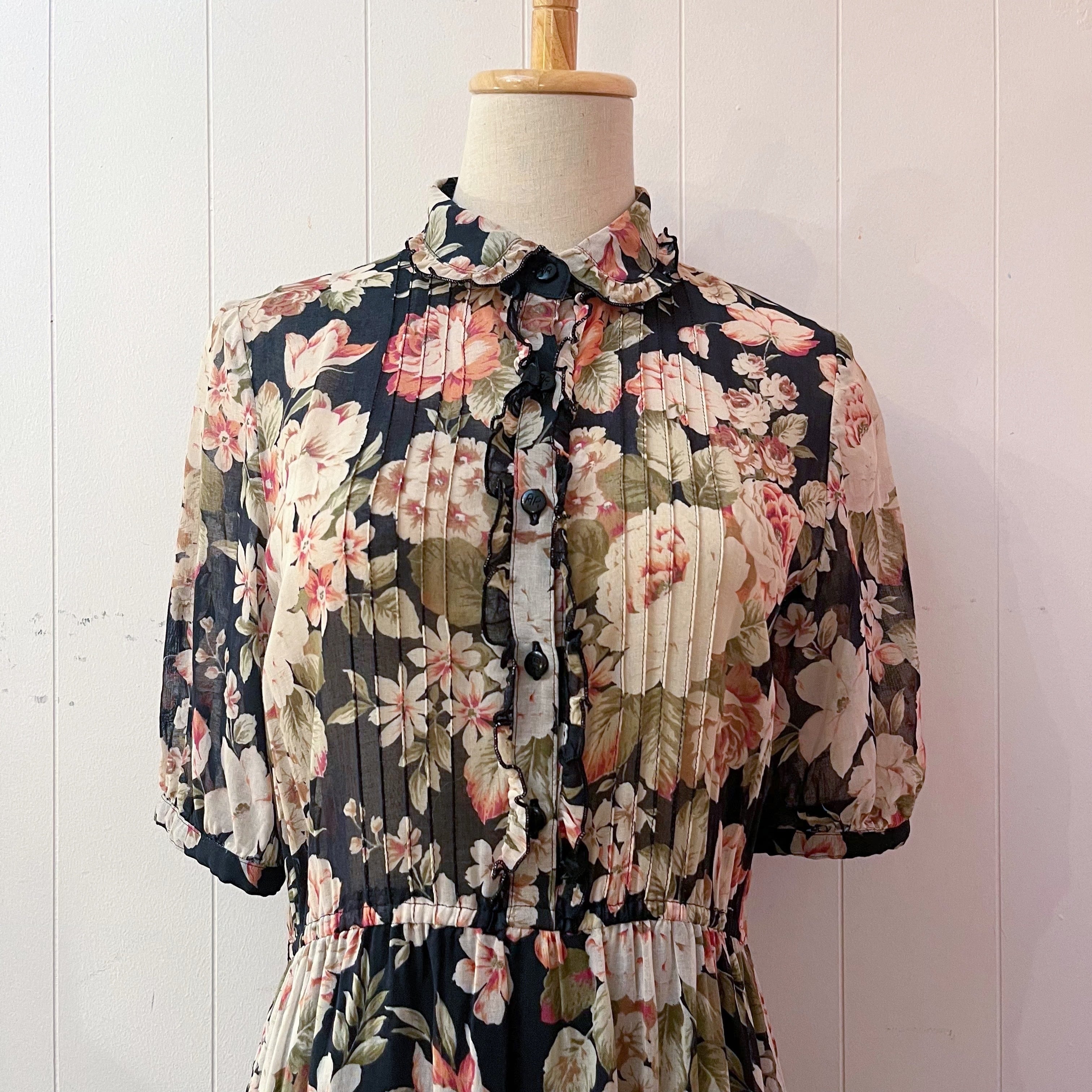 black sheer flower gather one-piece