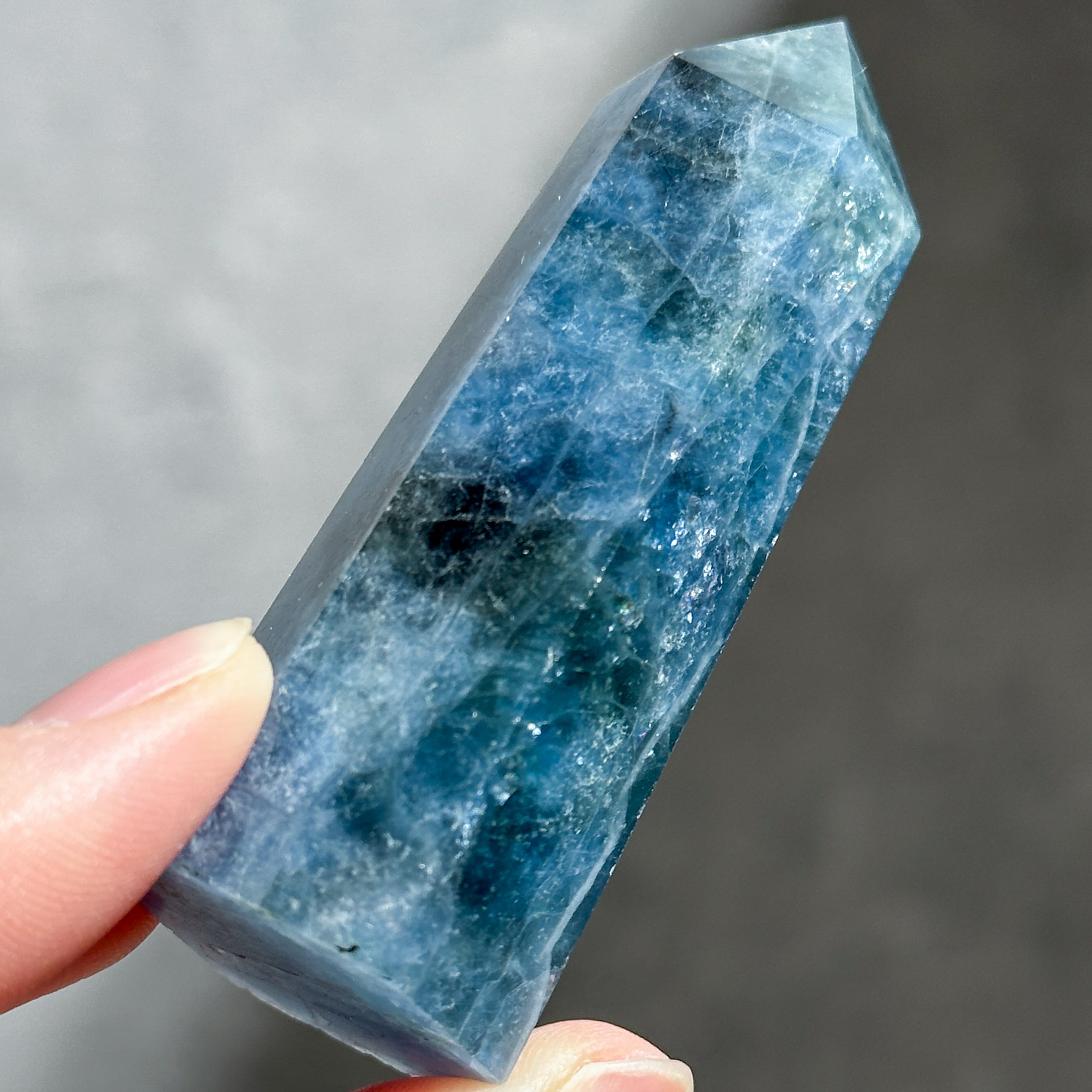 ブルー、グリーンフローライト タワー型25◇ Rainbow Fluorite