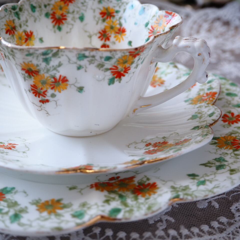 英国Shelley（シェリー） オレンジ・デイジー柄 トリオA カップ