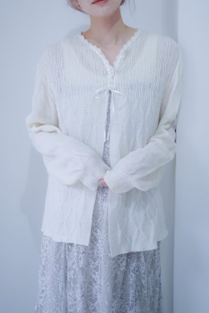 white ribbon acryl knit