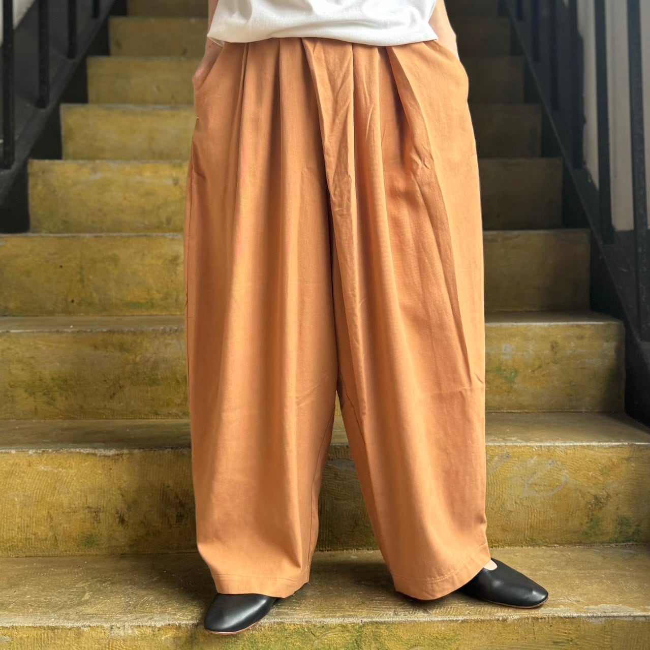 prit - コットンリネンウェザー近江晒加工 タックバギーパンツ