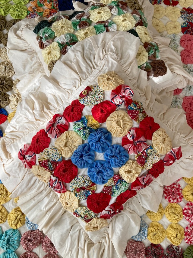 ヴィンテージ 手縫い ヨーヨーキルト スクエア クッションカバー ヴィンテージ 手縫い ヨーヨーキルト スクエア クッションカバー