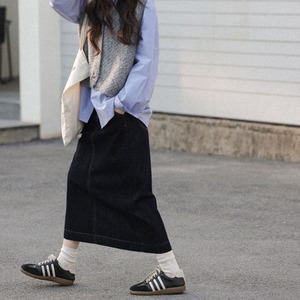 back-slit denim skirt　J00494