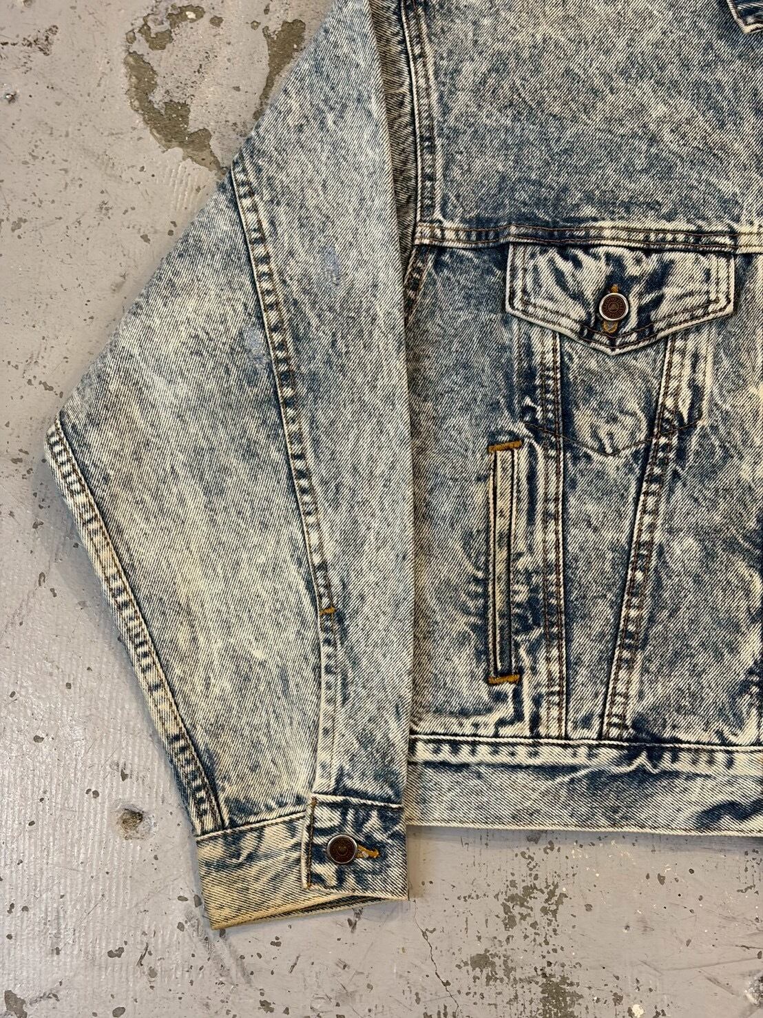 VINTAGE 80's LEVI'S 70508 CHEMICAL WASH DENIM JACKET | vintage