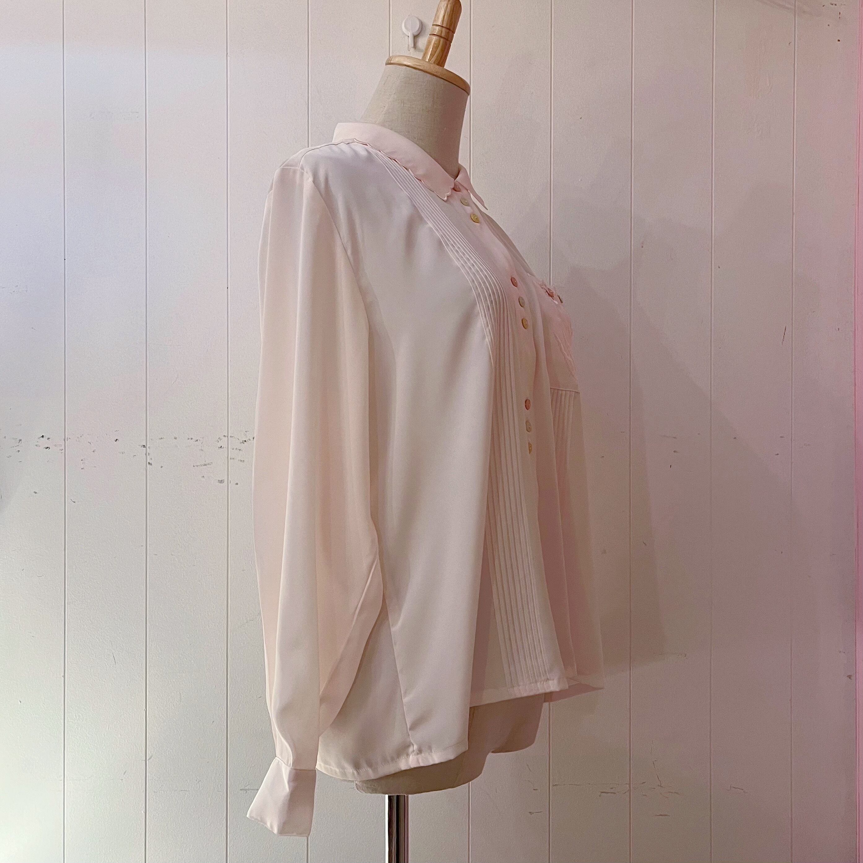 three color button flower blouse