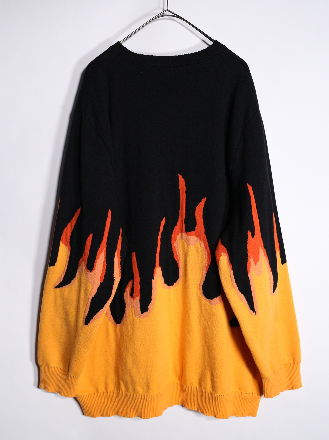 fire pattern over silhouette cotton knit - 12
