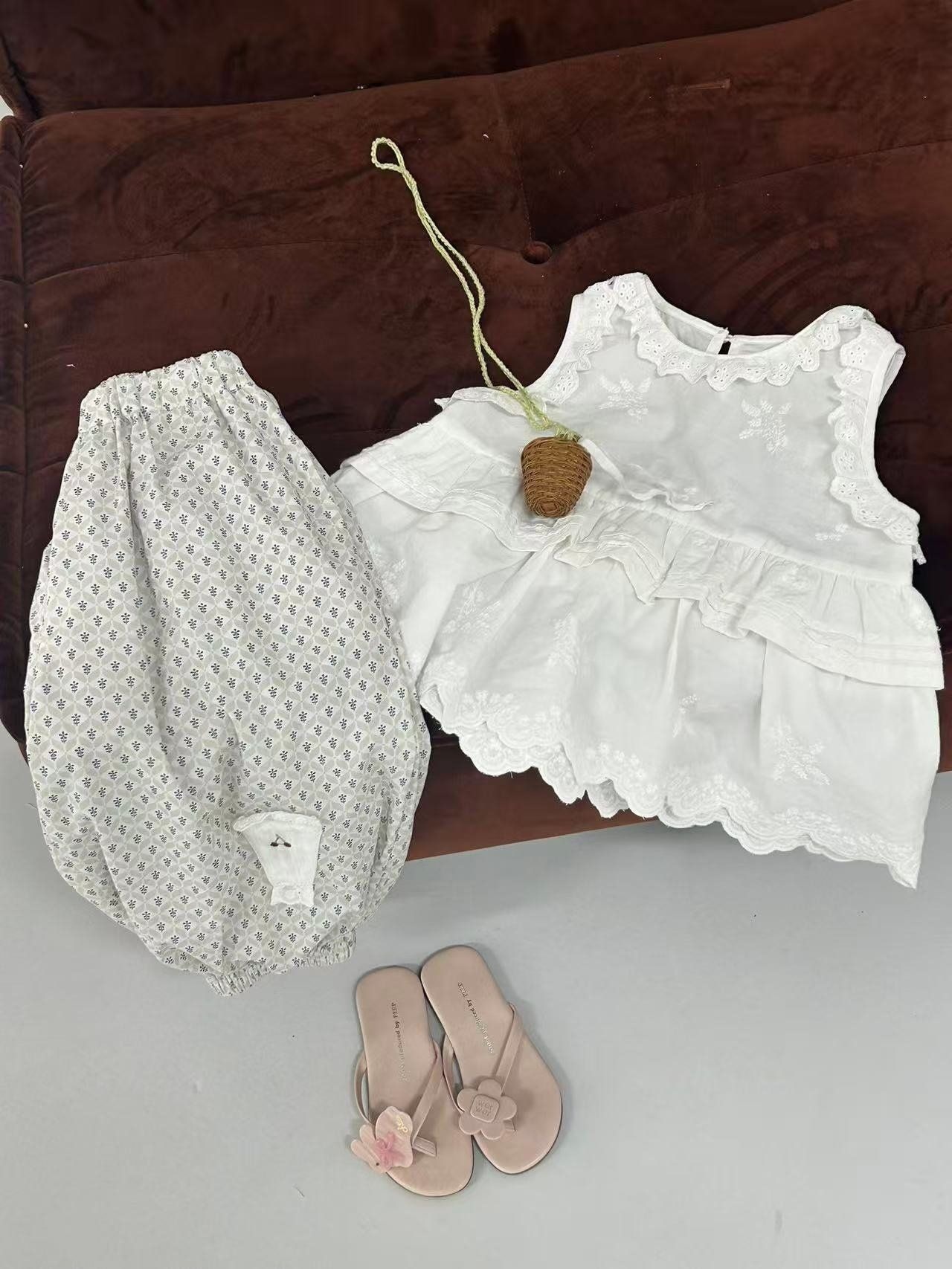 [aiai] Lace-punched baggy pants / [아이아이] 레이스펀칭배기팬츠