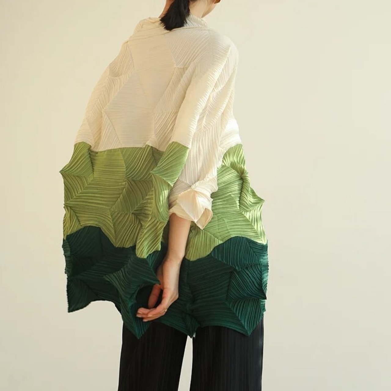 Irregular Pleated Pullover Tops / イレギュラー プリーツ プルオーバー トップス