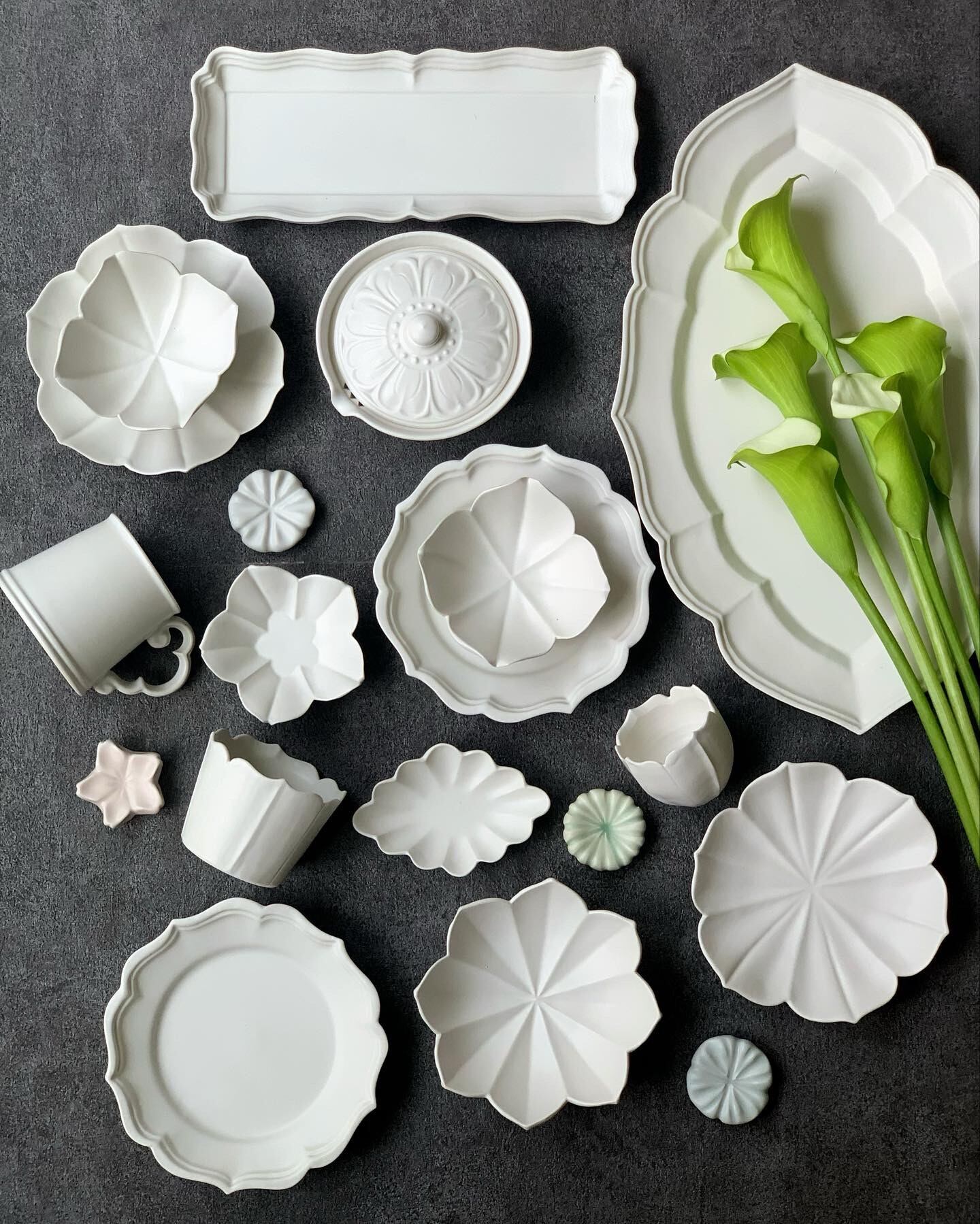 臼杵焼 稜花四弁小鉢 | Floraison Table フロレゾンテーブル