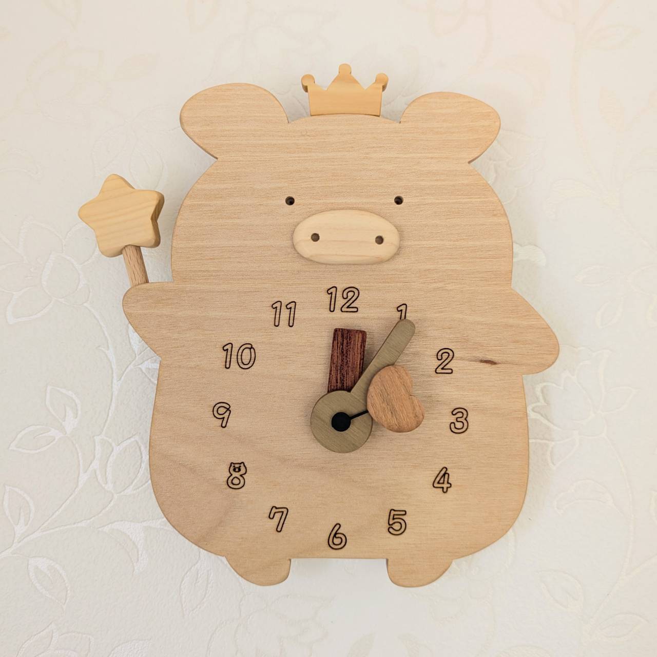 ぶたさんの時計 木製 | シュテルン工房