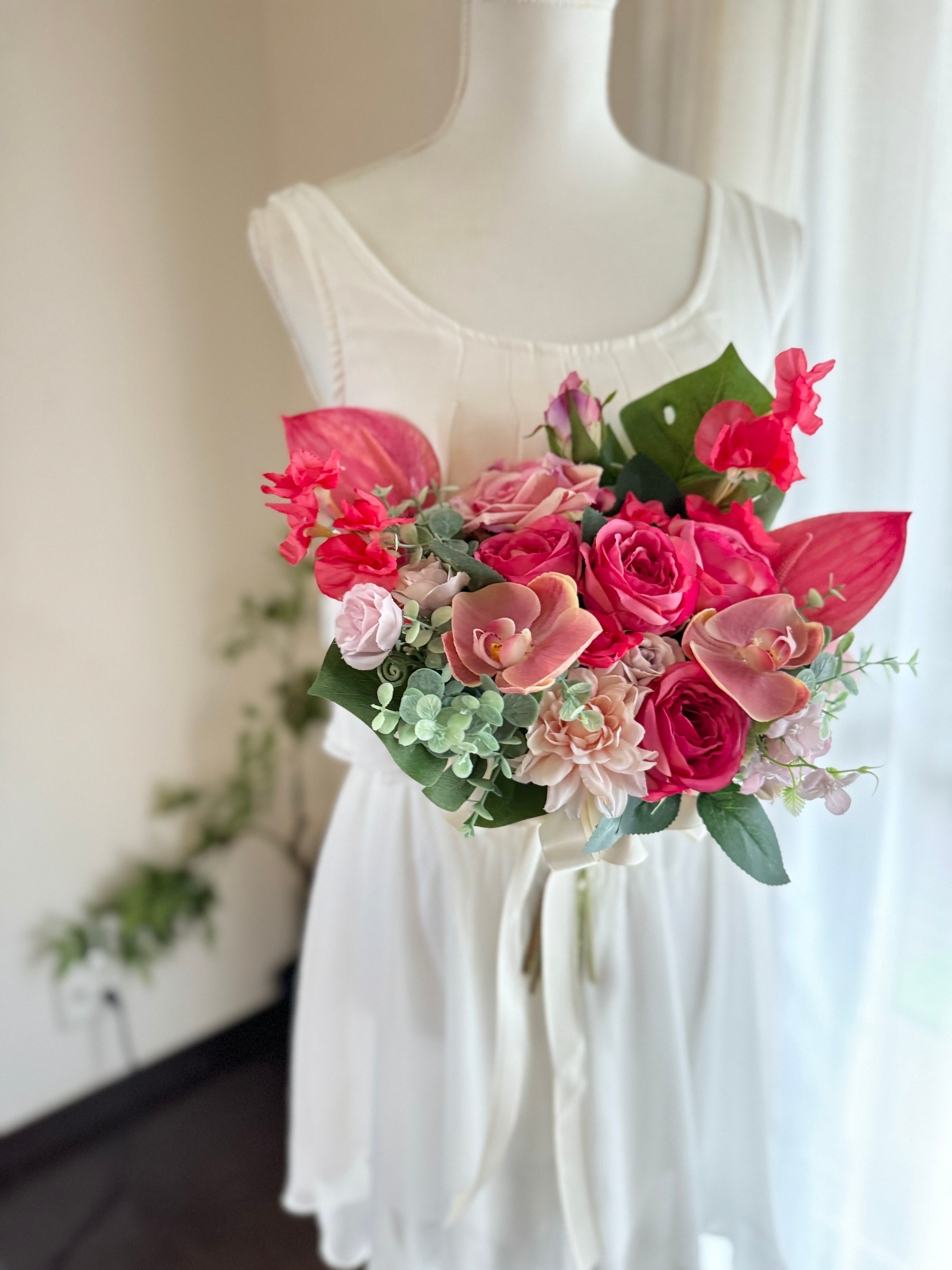 濃いピンク×胡蝶蘭クラッチブーケ☆ブートニア | houkiboshi