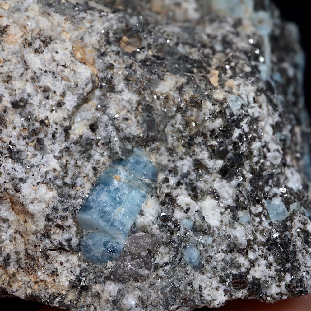 自主採掘！アクアマリン カリフォルニア産 425g AQ337 鉱物 原石