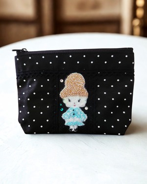 ♡ビーズ刺繍水玉ポーチ♡