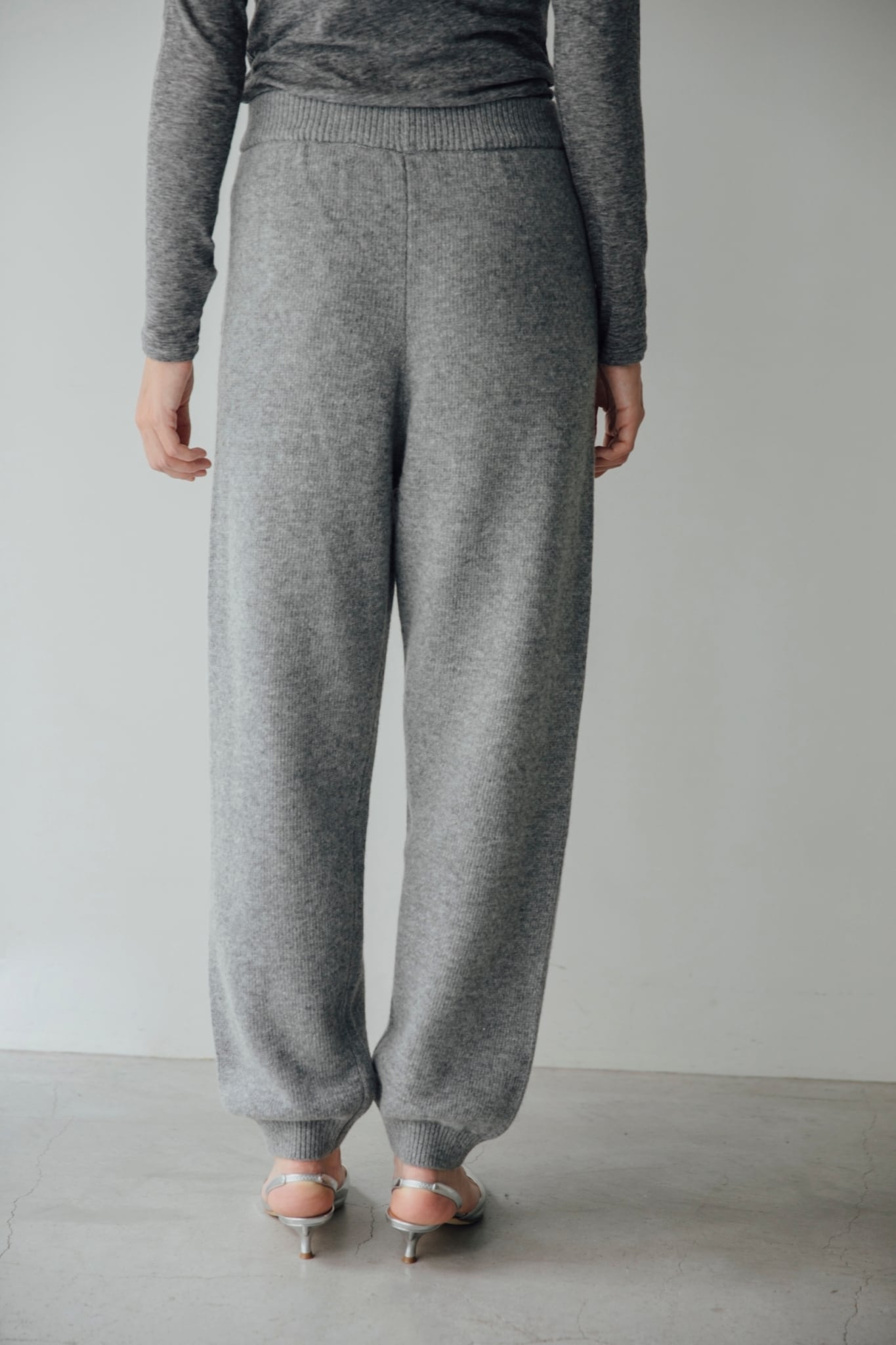 knit cocoon pants（gray） | e L L a