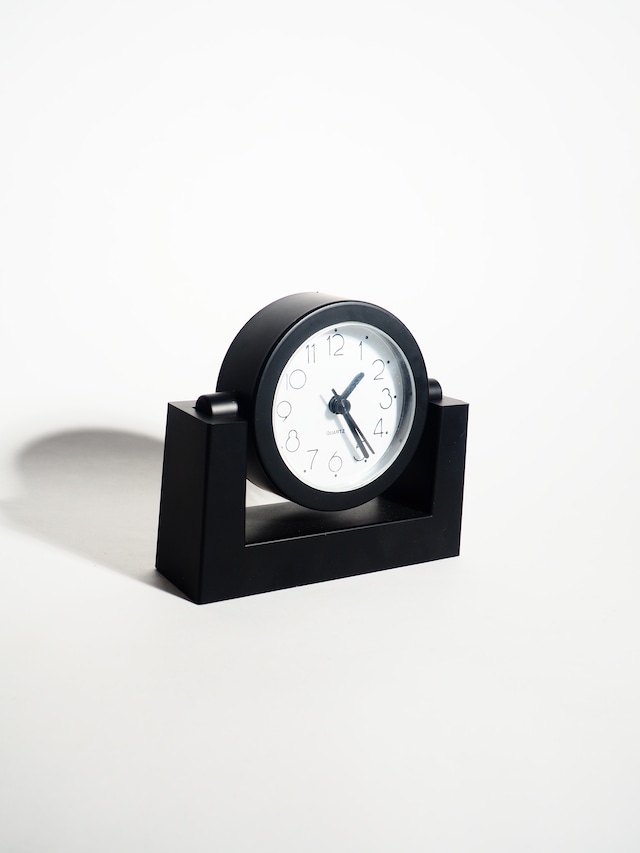 Black modern table clock