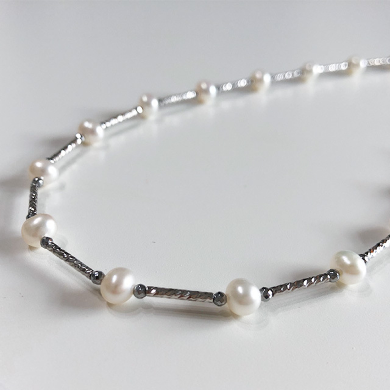 季節もお洋服も選ばず使えるので有難い一品！ 淡水パール パイプ ネックレス ne1100