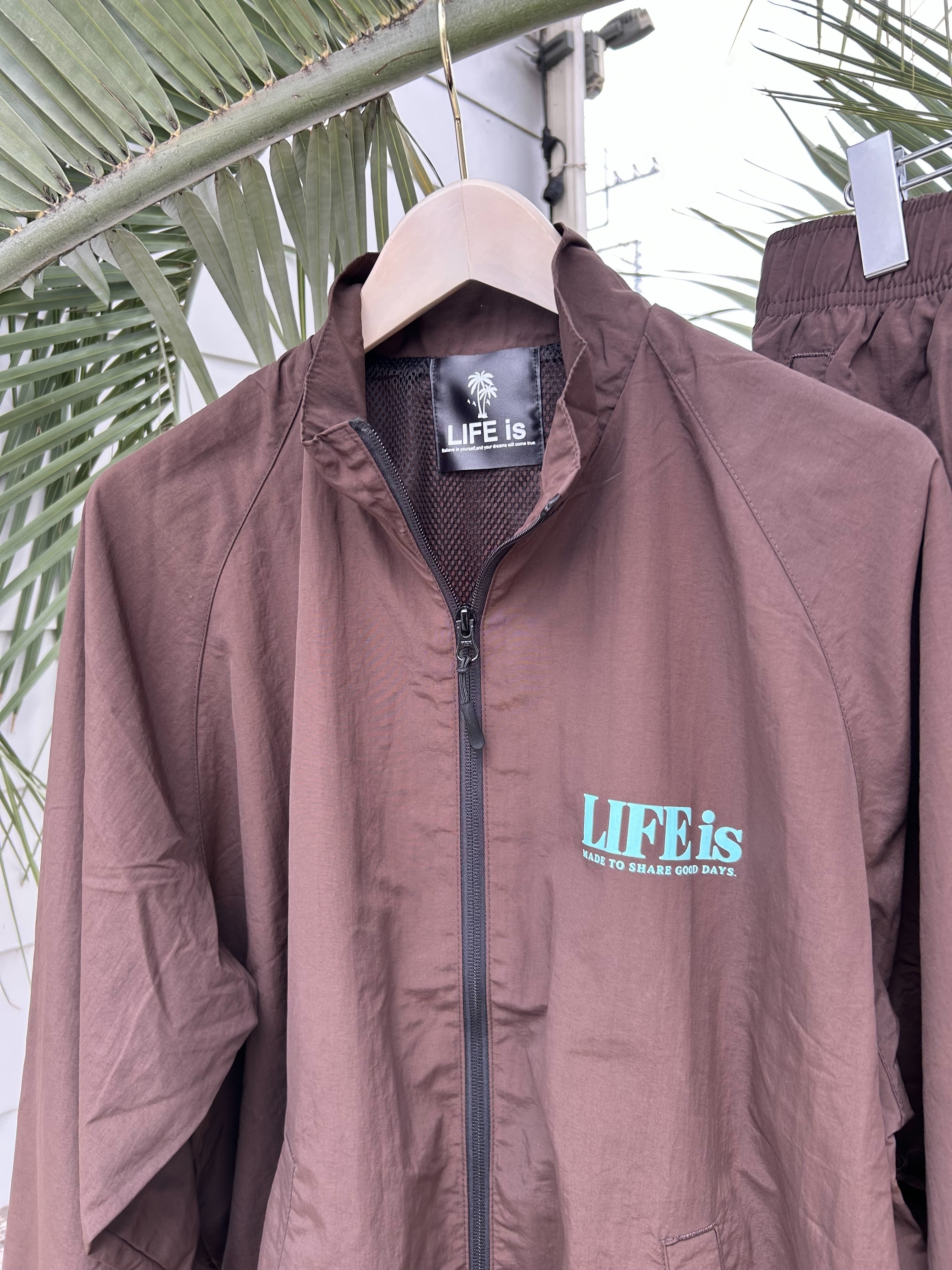 LIFEis 9th anniversary ナイロンセットアップジャケット ￥12,000(13,200)