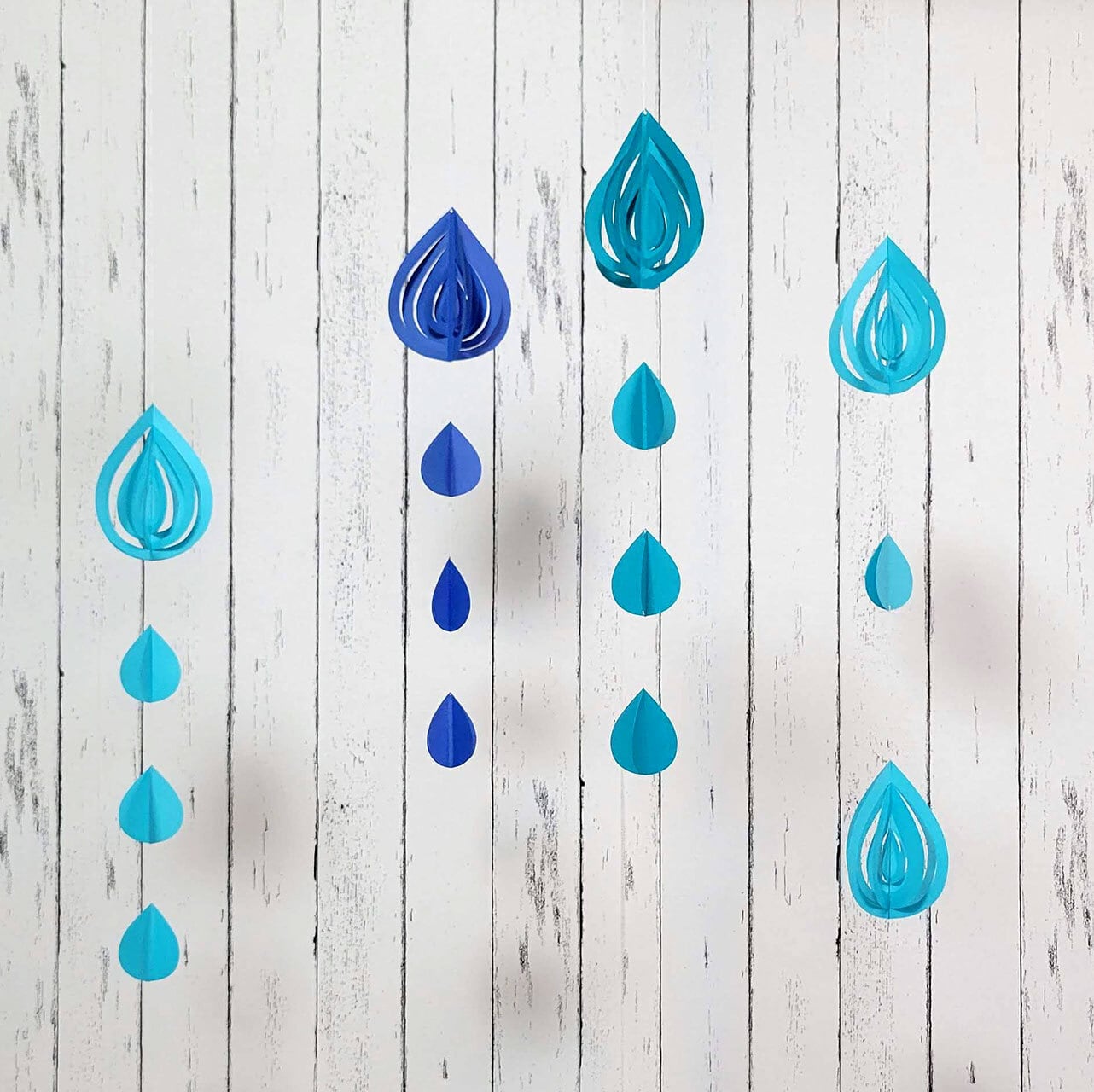 梅雨の時期に作って飾ろう！しずくモビールが作れる型紙（ダウンロード