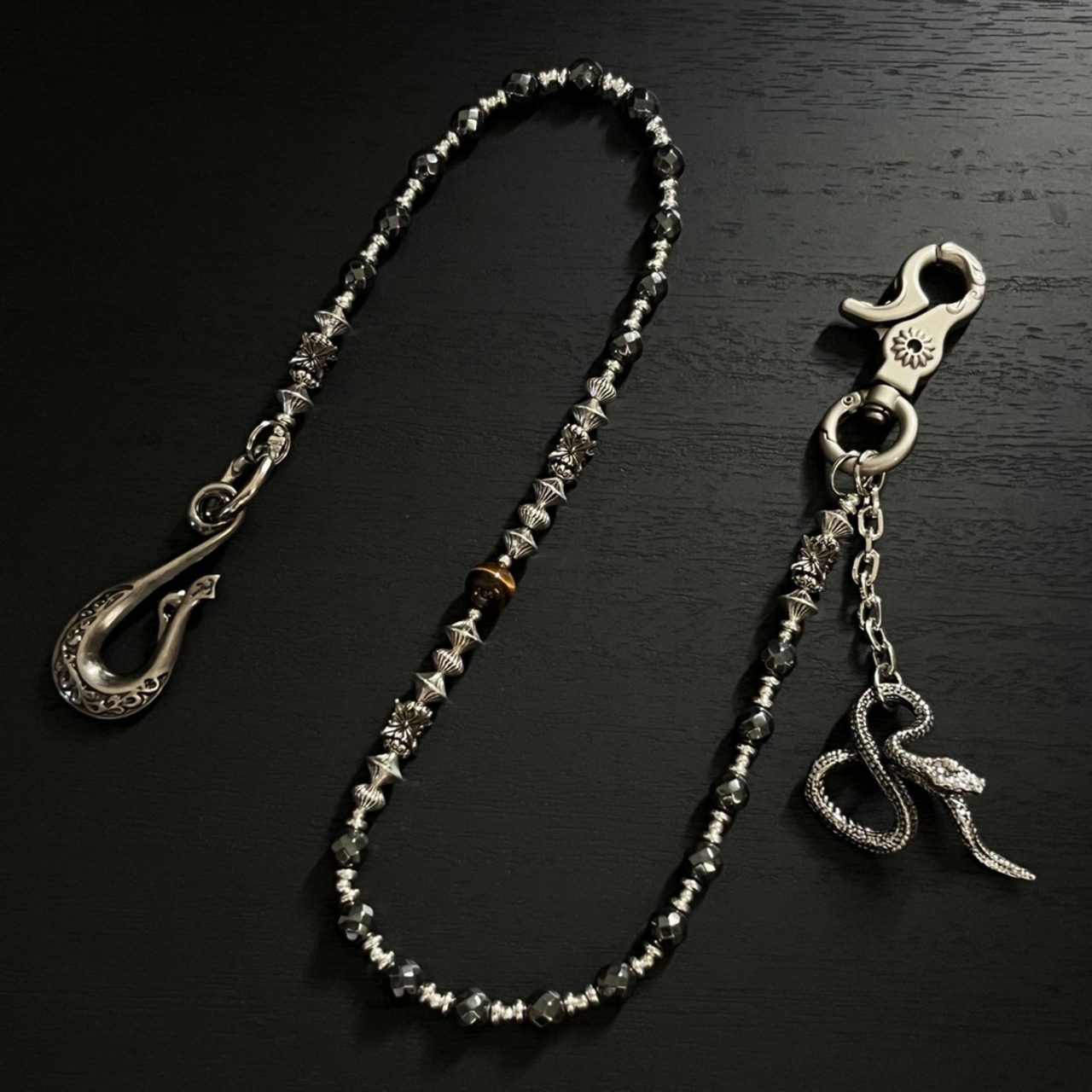 黒ビーズバイパー ウォレットチェーン G185