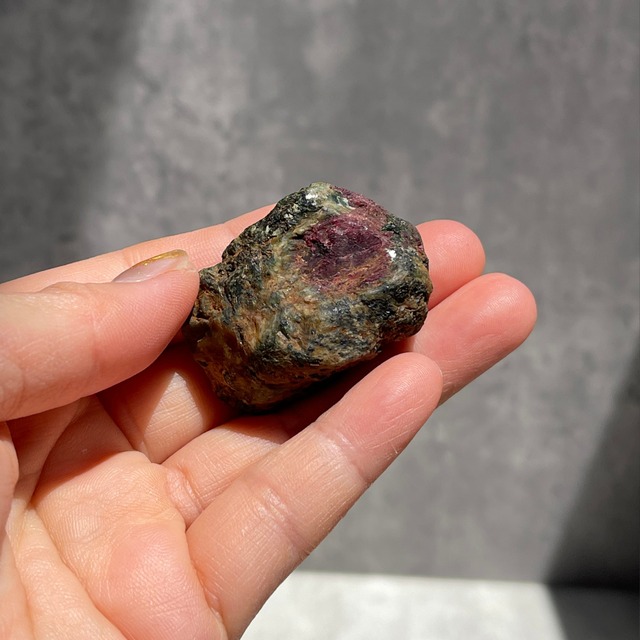 インド産【ルビー（Ruby）原石】コランダム  紅玉 鉱物 天然石 パワーストーン