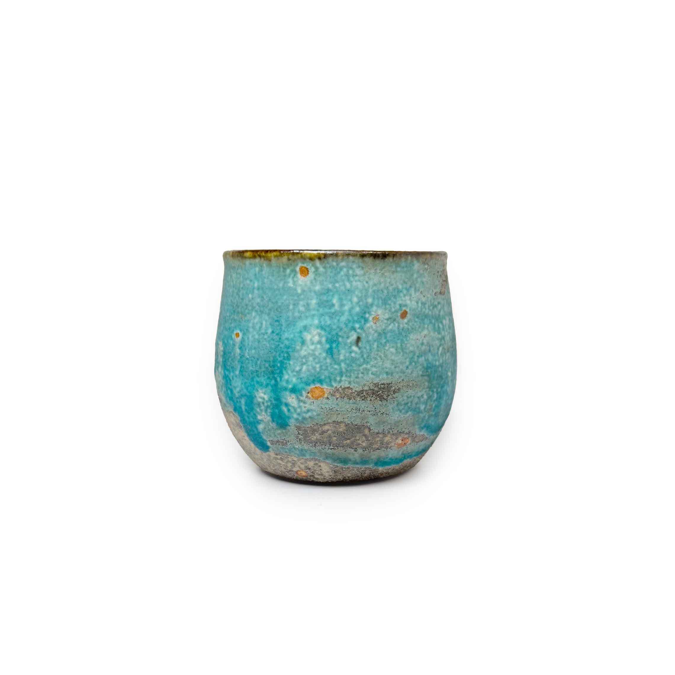 琉球ガラス】と【やちむん】沖縄の器 | 琉球民芸センターオンライン