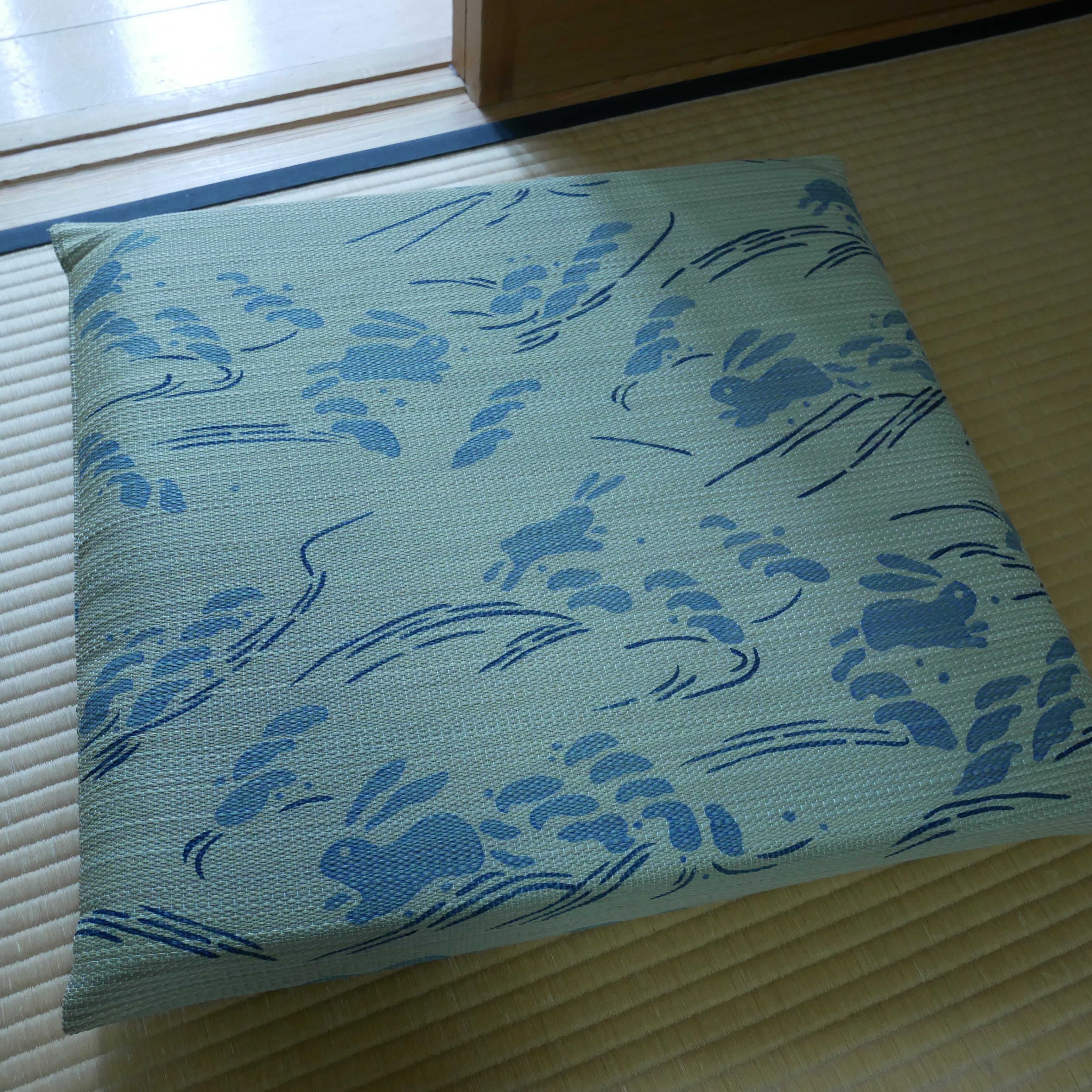 国産 い草座布団】うさぎ 4枚組 | 松正 福岡花ござ専門店