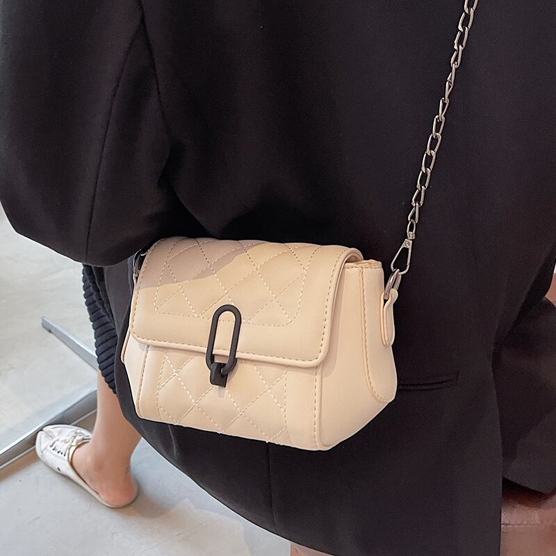 チェーン オータムスタンダード レトロ 秋物 メッセンジャーバッグ Tiancai_Wing_Bag64785278303