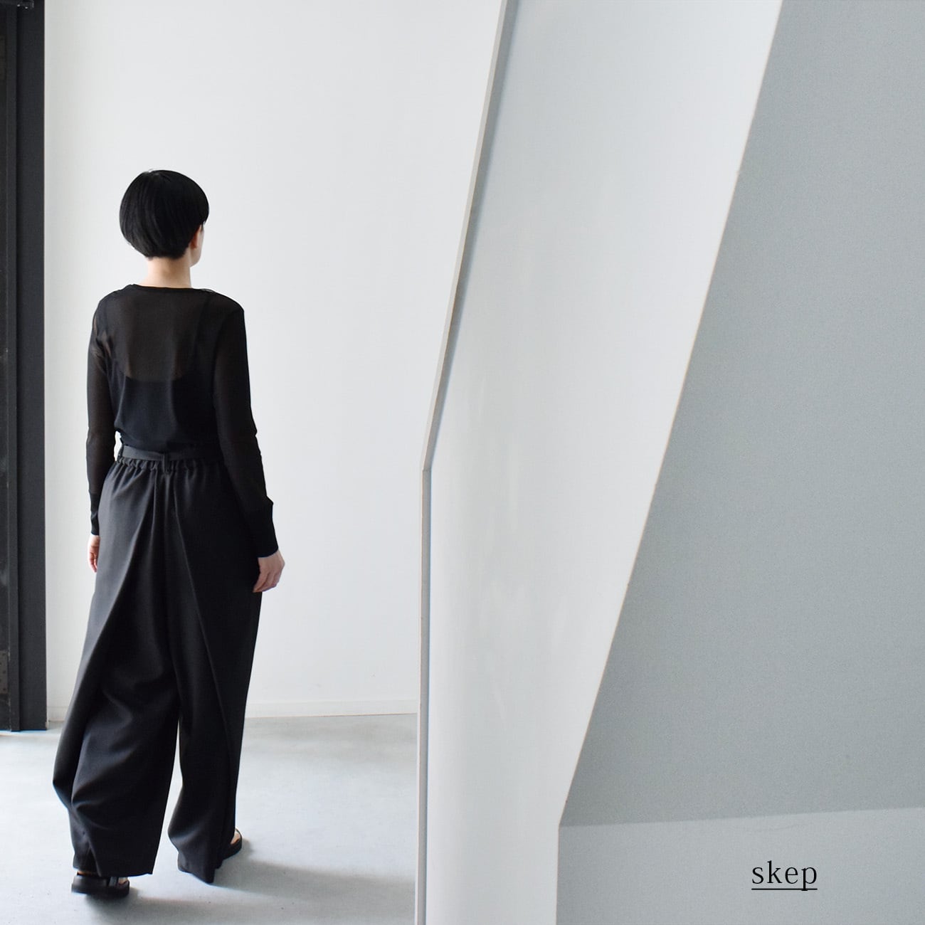 後ろタックワイドパンツ：黒［PT03LPBK］ | skep-online shop