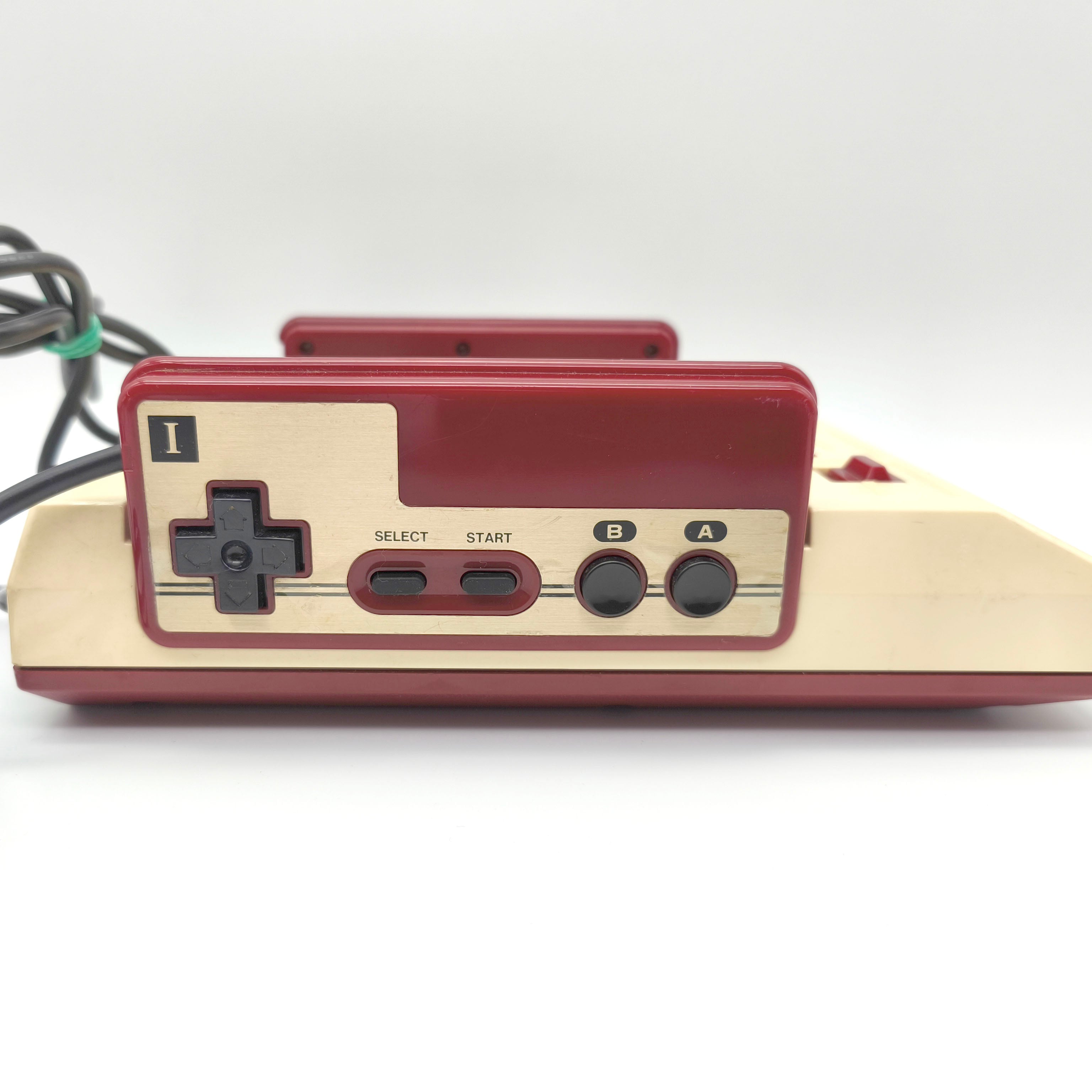 Nintendo(任天堂)・ファミコン本体・正常動作確認済・HVC-001・No