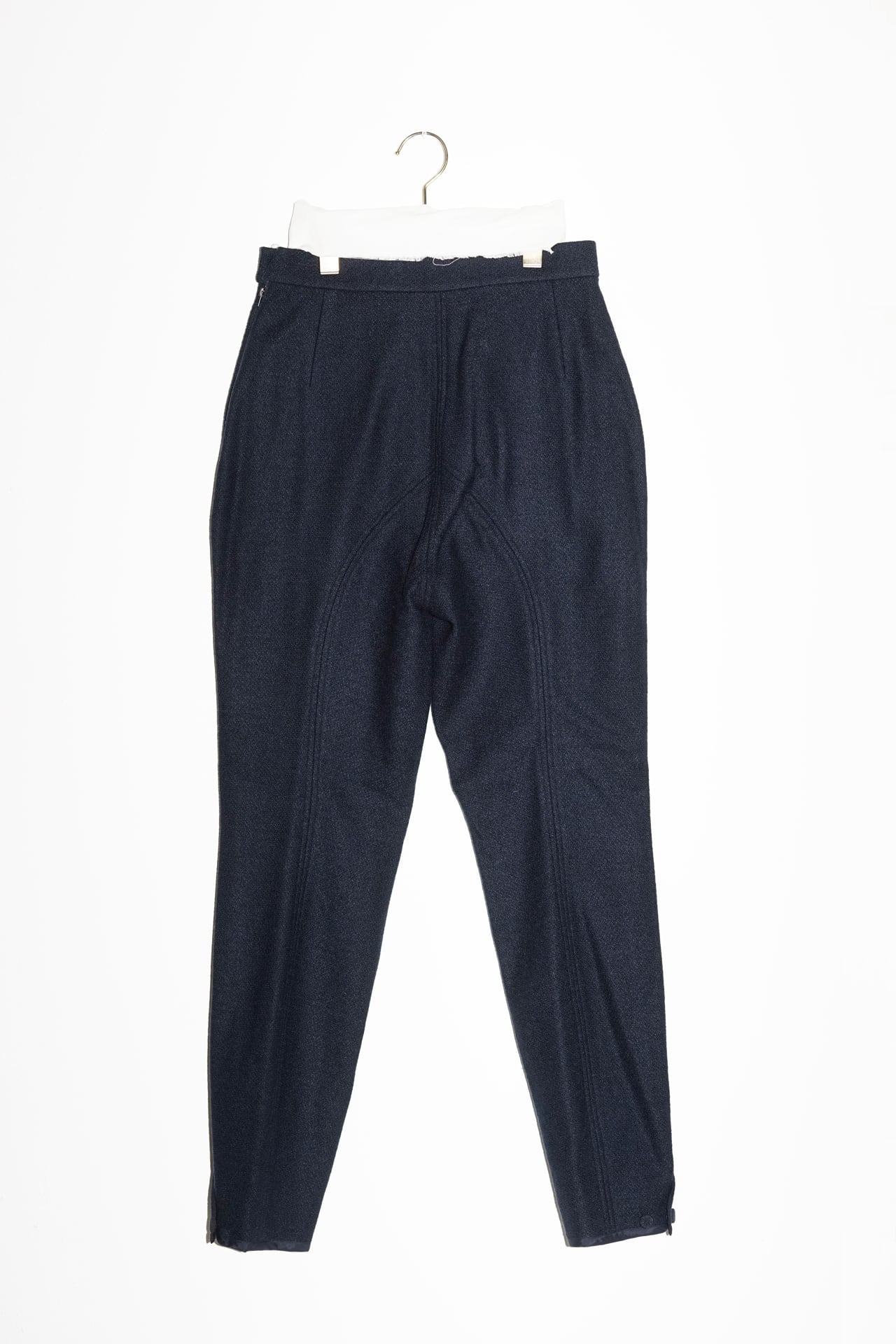 jun mikami - linton tweed tight pants | EMA