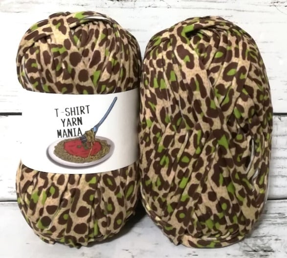 石焼 ヒョウ NEW ヒョウ柄 豹柄 レオパード グリーン 1玉＝30m Tシャツヤーン | T