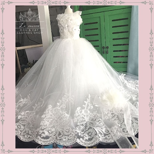 予約(海外ハンドメイド)【№B02786】フラワーレース&モチーフ ウエディングドレス(ヴェール付き)