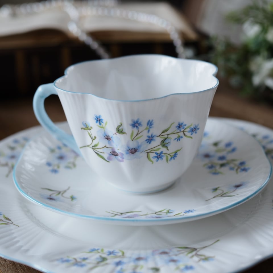 【希少品】　英国　シェリー　ブルーロック　 プレート3枚セット 英国シェリーshelley ブルーロック 可憐な小花 トリオ カップ