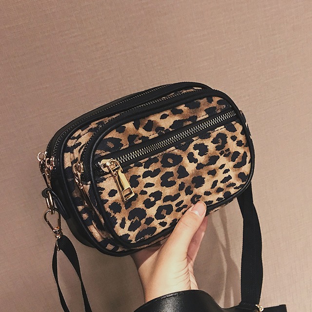 フレンチニッチバッグハンドバッグ2020新しい流行のファッションオールマッチショルダーバッグメッセンジャーバッグネットレッドヒョウ柄小さな正方形のバッグ Tiancai_Wing_Bag68984309559