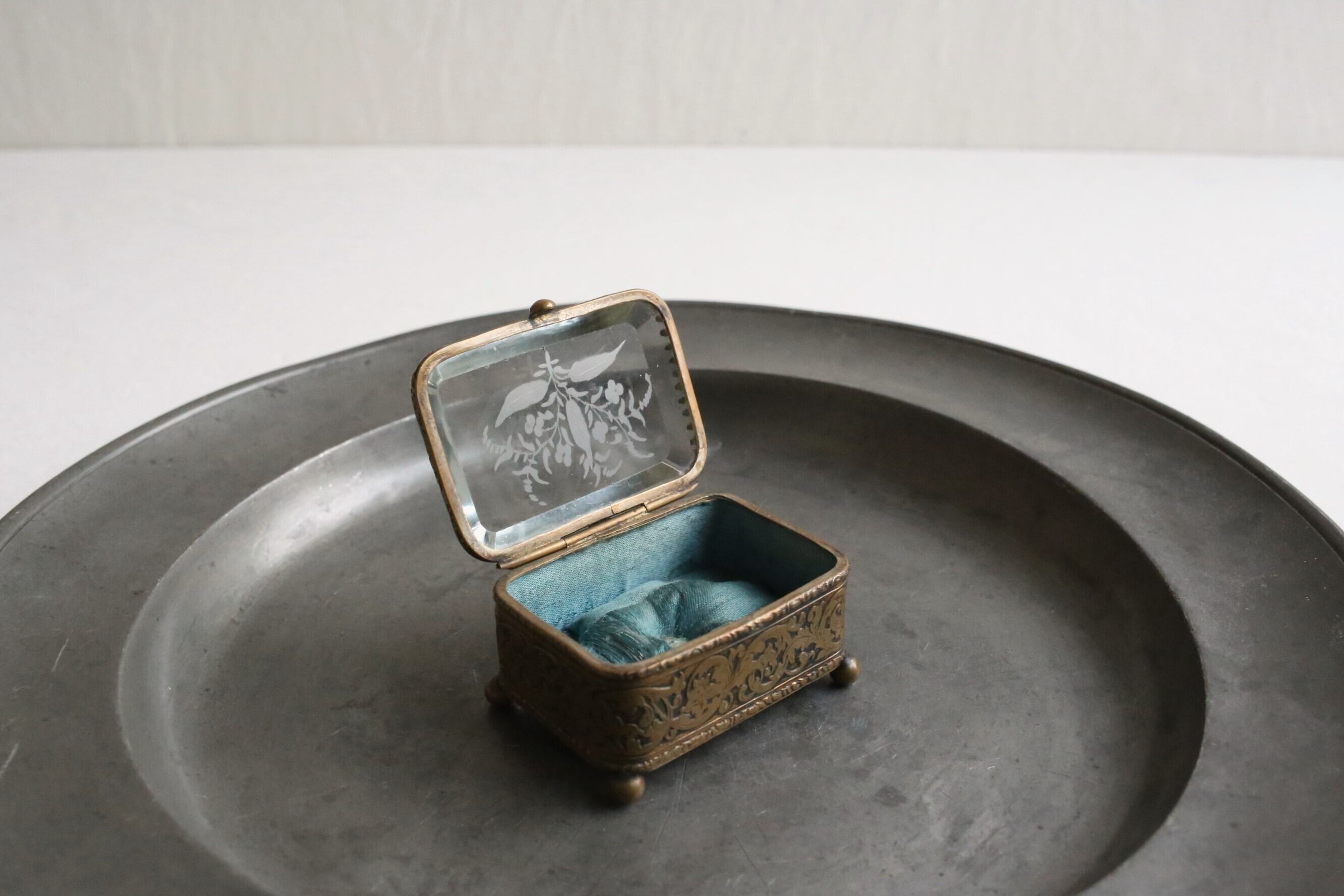 フランス アンティーク ジュエリーボックス 小 真鍮製 N-04952