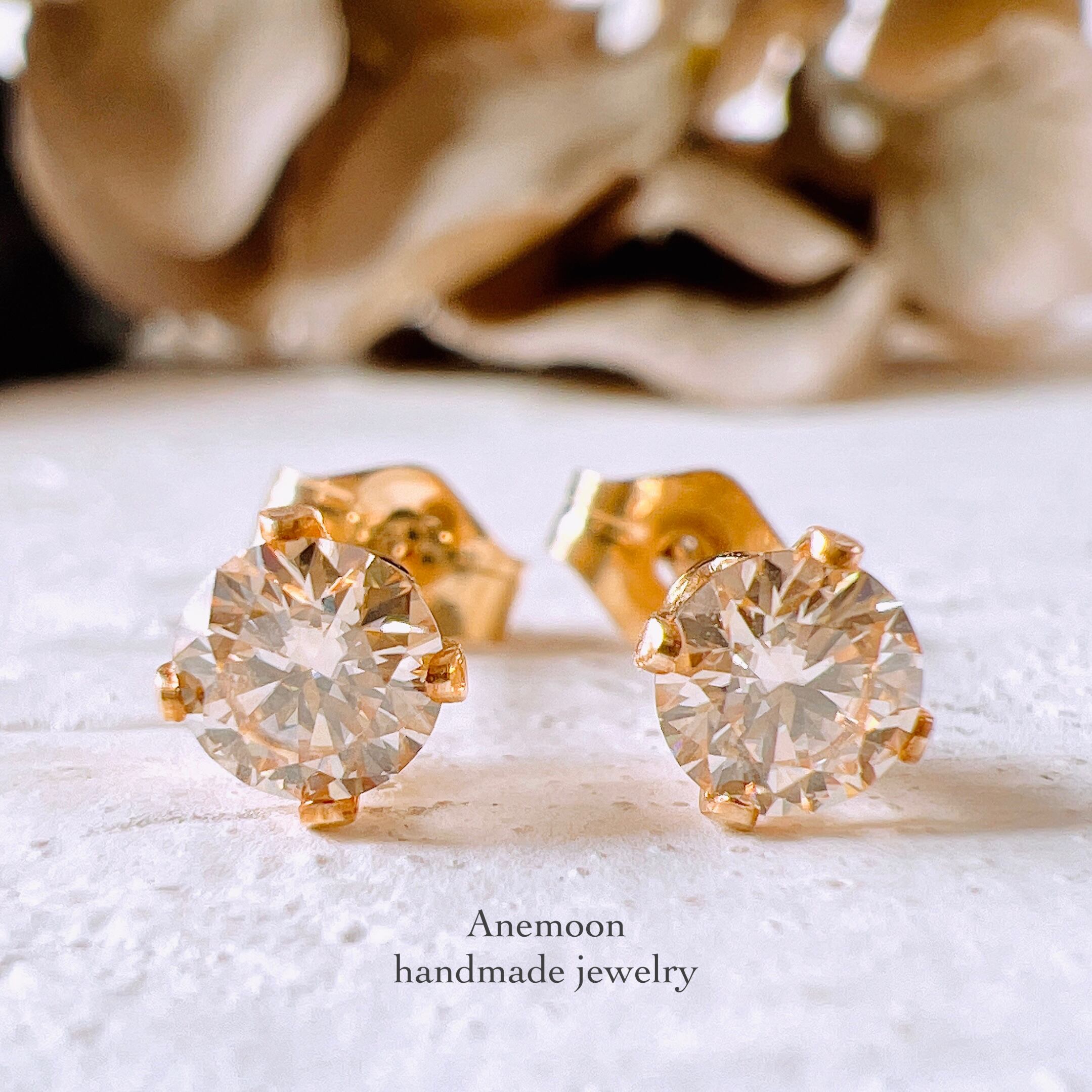14kgfモアサナイトAAAラウンドピアス】4mm シャンパンカラー | Anemoon