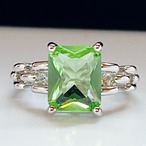 D108 レディース 指輪 リング ペリドット スクエア チェーンリング