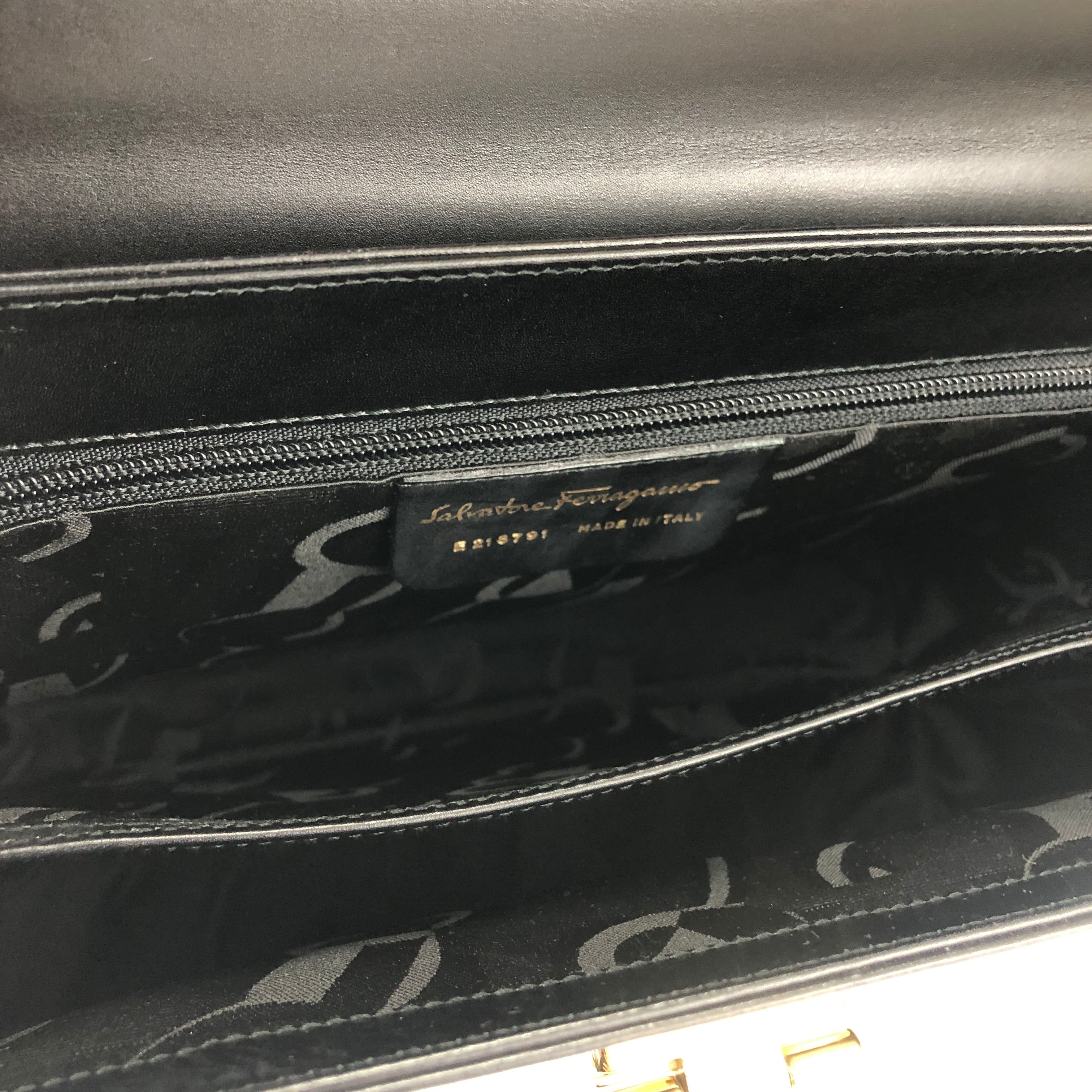 極美品✨フェラガモ 2way ガンチーニ エンボス レザー ボストンバック Salvatore Ferragamo サルヴァトーレ フェラガモ ガンチーニ エンボス