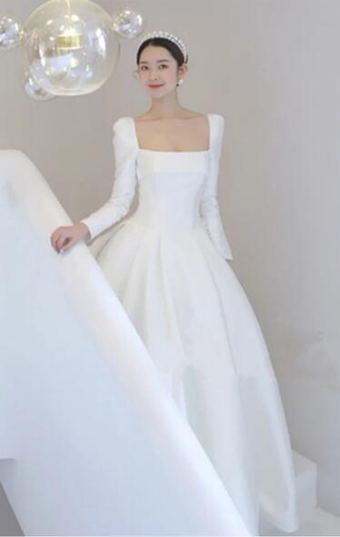 高品質！ ウエディングドレス ホワイト 光沢サテン ミディアムドレス