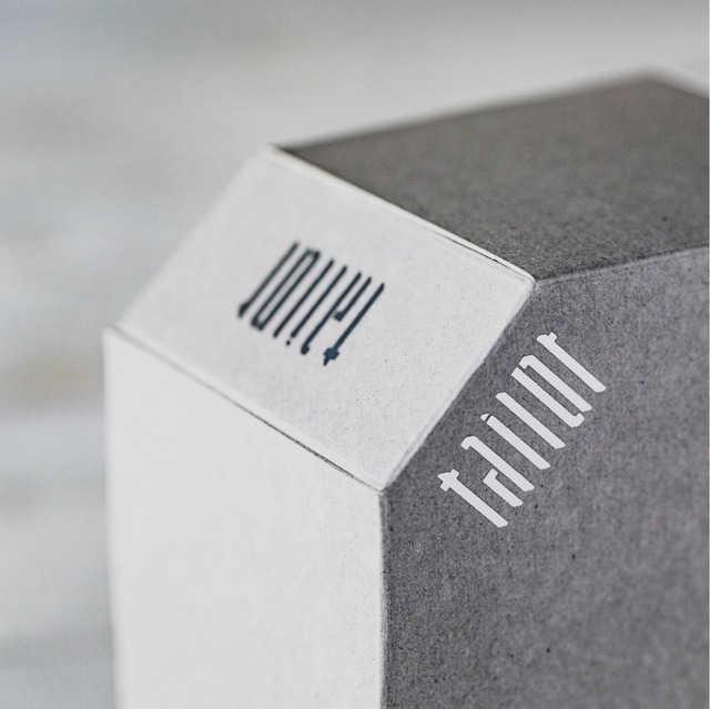 tailor / ベリーとピスタチオのカッサータ