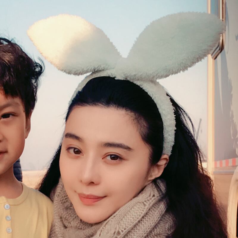 ファンビンビンの同じスタイルの豪華なウサギの耳ヘアバンド蝶結びヘッドバンドワイドサイドウォッシュヘアピンヘアアクセサリーヘッドジュエリートレンド ブラック・アイド・ピーズ48719864403