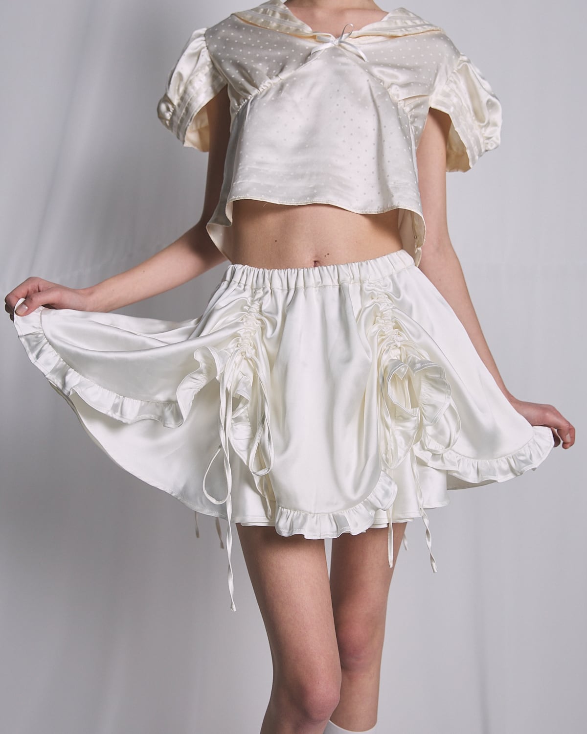 上下セット☆リルリリー サテンリボンプリーツミニスカート　トップス リルリリー✴︎ミニスカート 上下セット☆リルリリー サテンリボン