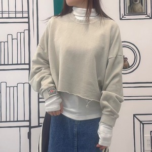 指穴付きハイネックプルオーバー