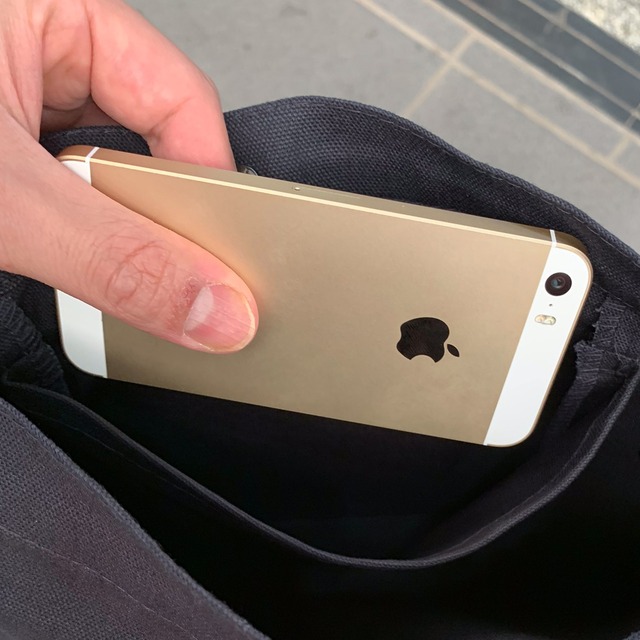 完売 ミッドナイトブルー イエロー 朝野ペコ イラスト 元町映画館オリジナルサコッシュ 元町映画館オンラインショップ