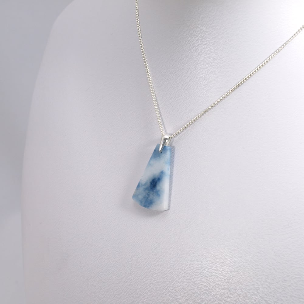 糸魚川 青翡翠 ペンダントトップ コン沢産 | URUWA 工房 うるわ