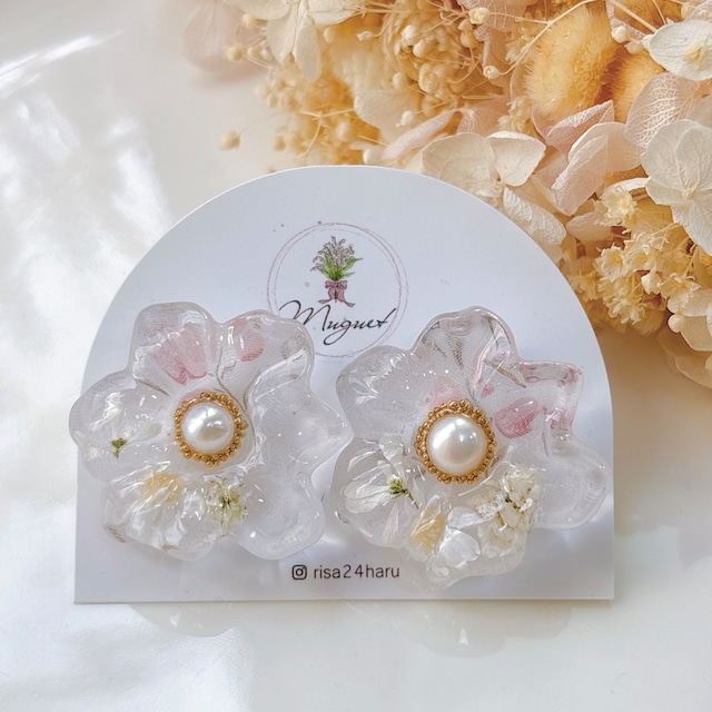 大きい方のサイズだよーー【グーズベリー】flower 耳飾り【ピアスorイヤリング】