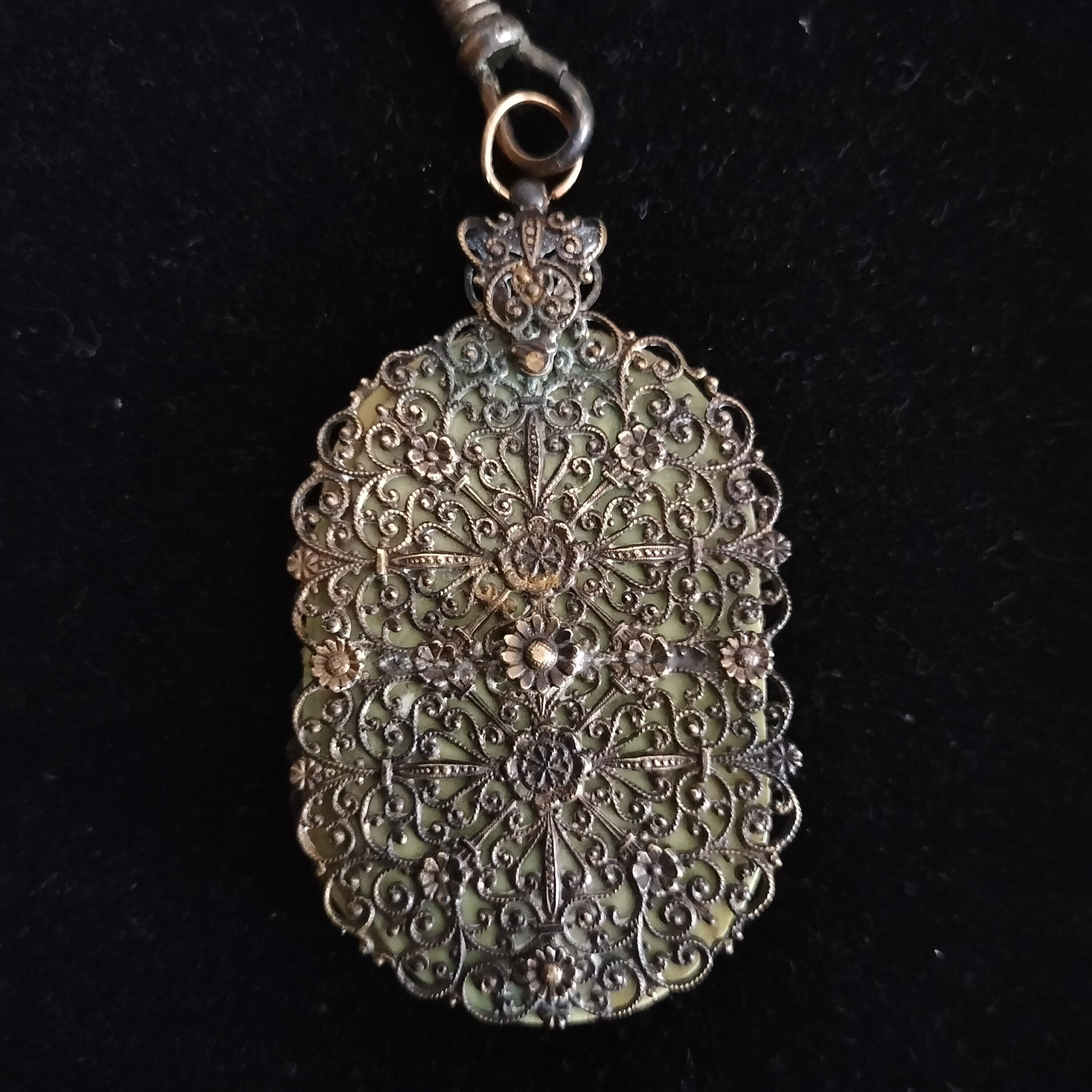 Antique Victorian Sewing Chatelaine | Antico