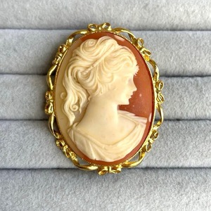 ヴィンテージ　カメオ　ゴールド　カラーブローチ　ペンダント