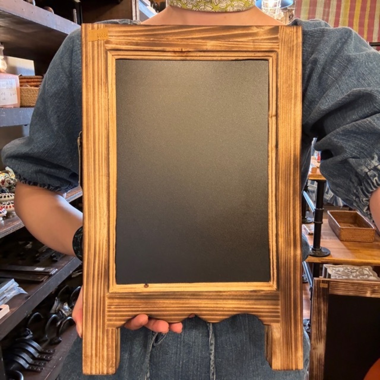 Wooden Chalkboard S / ウッデンチョークボード Sサイズ 看板 立てかけ スタンド 黒板 両面 折り畳み可 ウェルカムボード 店舗ディスプレイ 案内板 木製 アンティーク調 かわいい ナチュラル ウッド