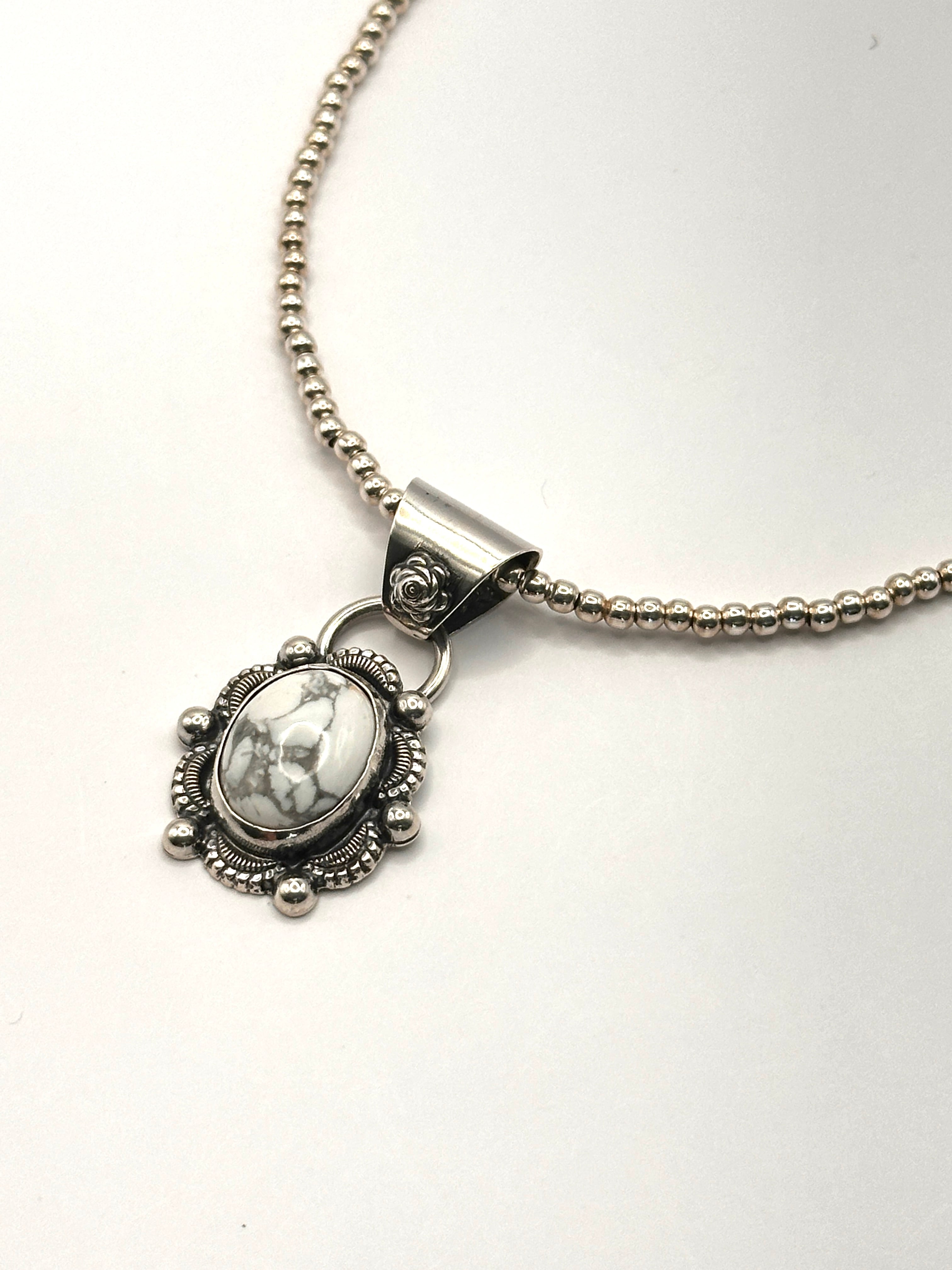 エリッカニコラスビゲイ&ターコイズペンダントネックレス ERICKA NICHOLAS BEGAY エリッカニコラスビゲイ （キングマン